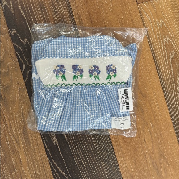 Stitchy Fish Hydrangea Honey Smocked Dress NEW - Picture 4 of 4